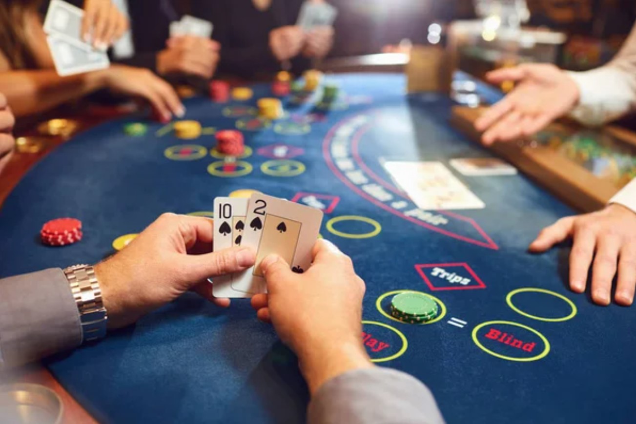 Poker Online: Membangun Keterampilan Penyelesaian Masalah melalui Tantangan di Meja